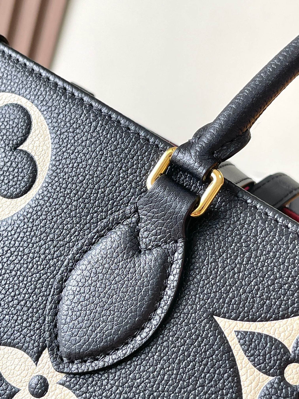 LOUIS VUITTON- LV bag