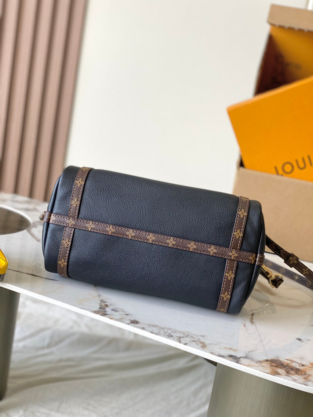 LOUIS VUITTON- LV bag