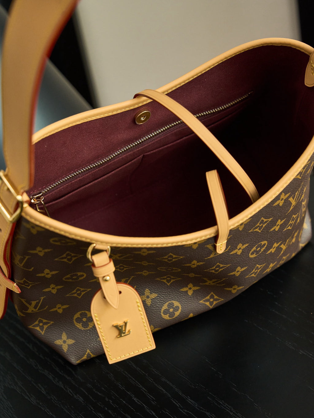 LOUIS VUITTON- LV bag