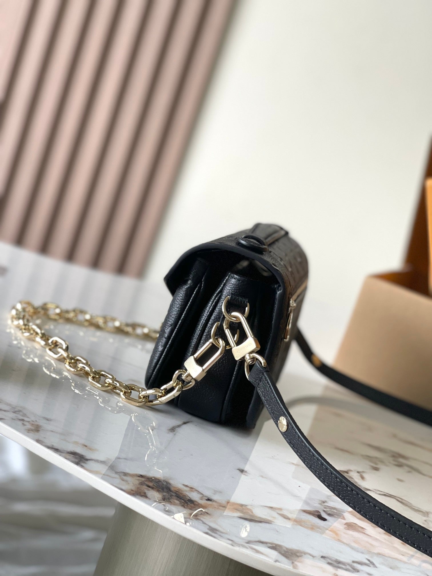 LOUIS VUITTON- LV bag