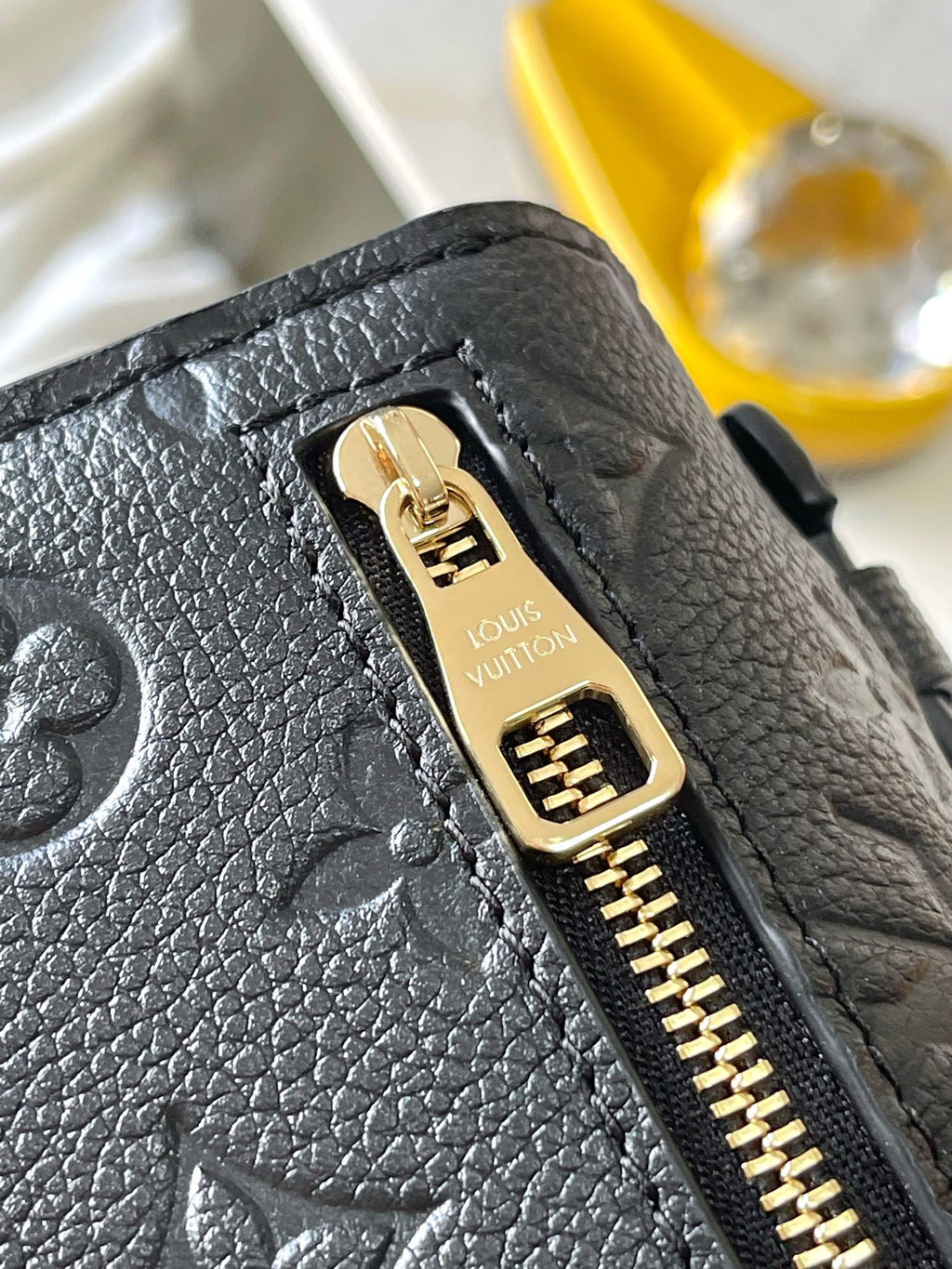 LOUIS VUITTON- LV bag