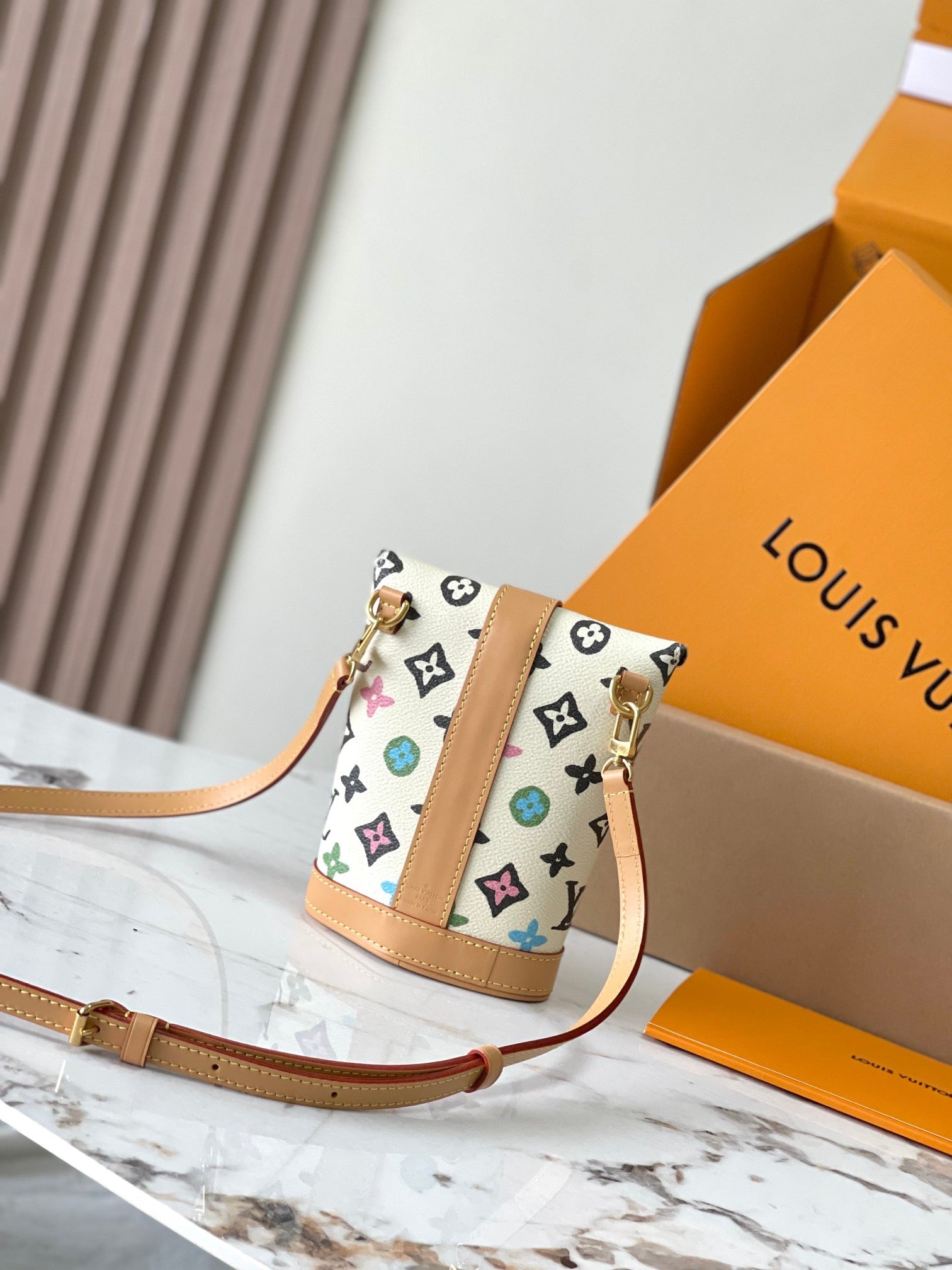 LOUIS VUITTON- LV bag