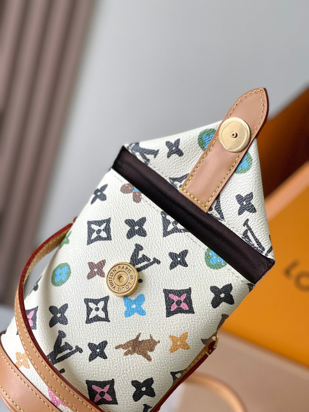 LOUIS VUITTON- LV bag