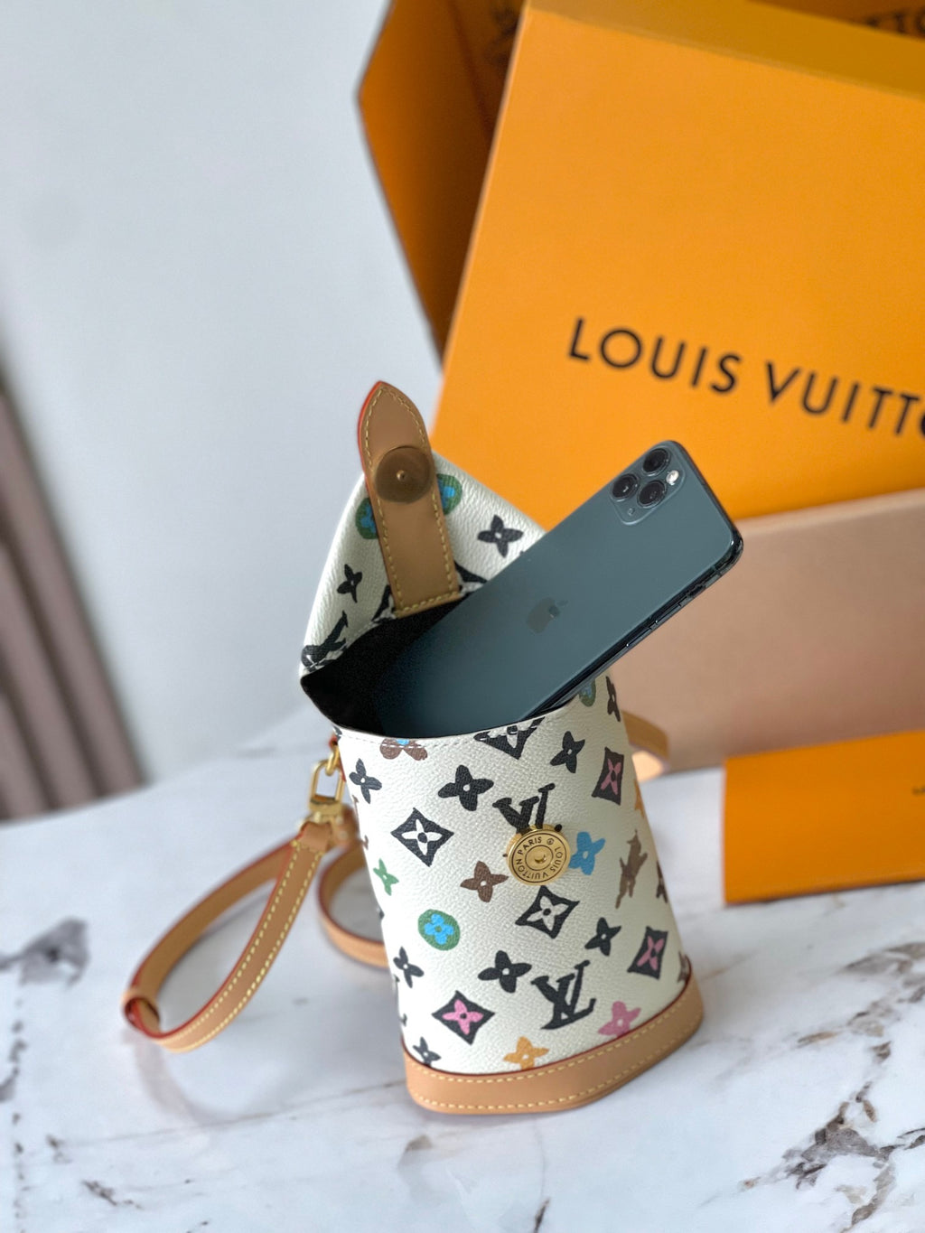 LOUIS VUITTON- LV bag