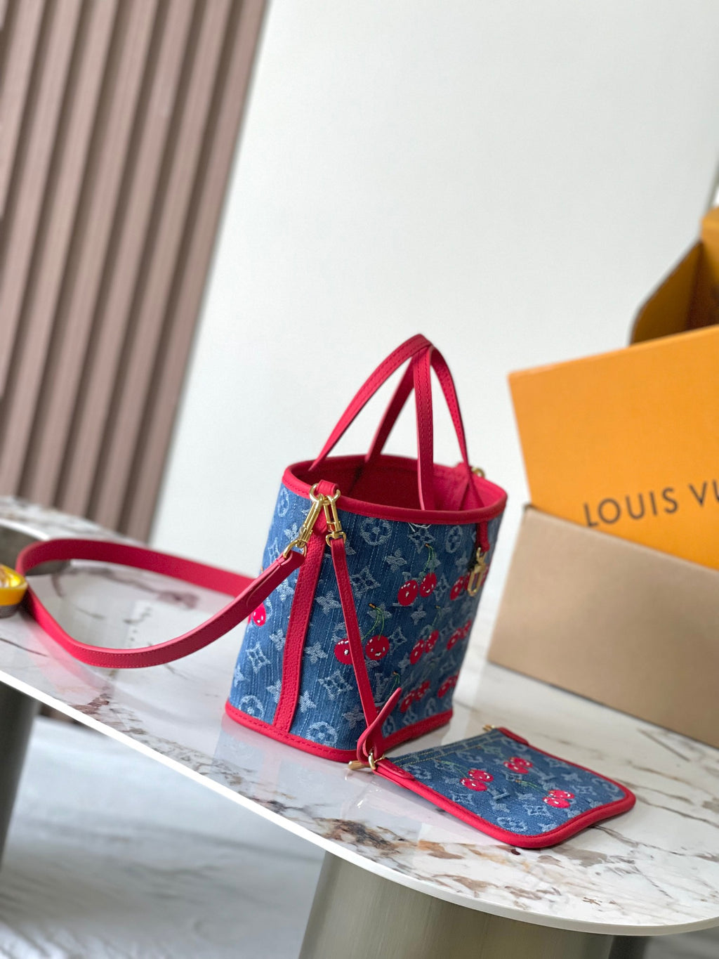 LOUIS VUITTON- LV bag