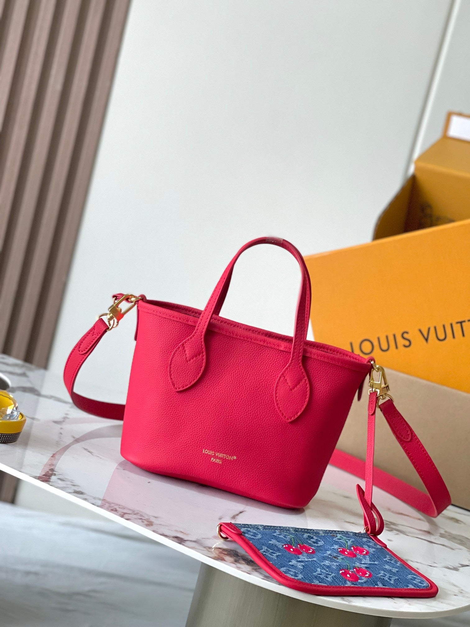 LOUIS VUITTON- LV bag