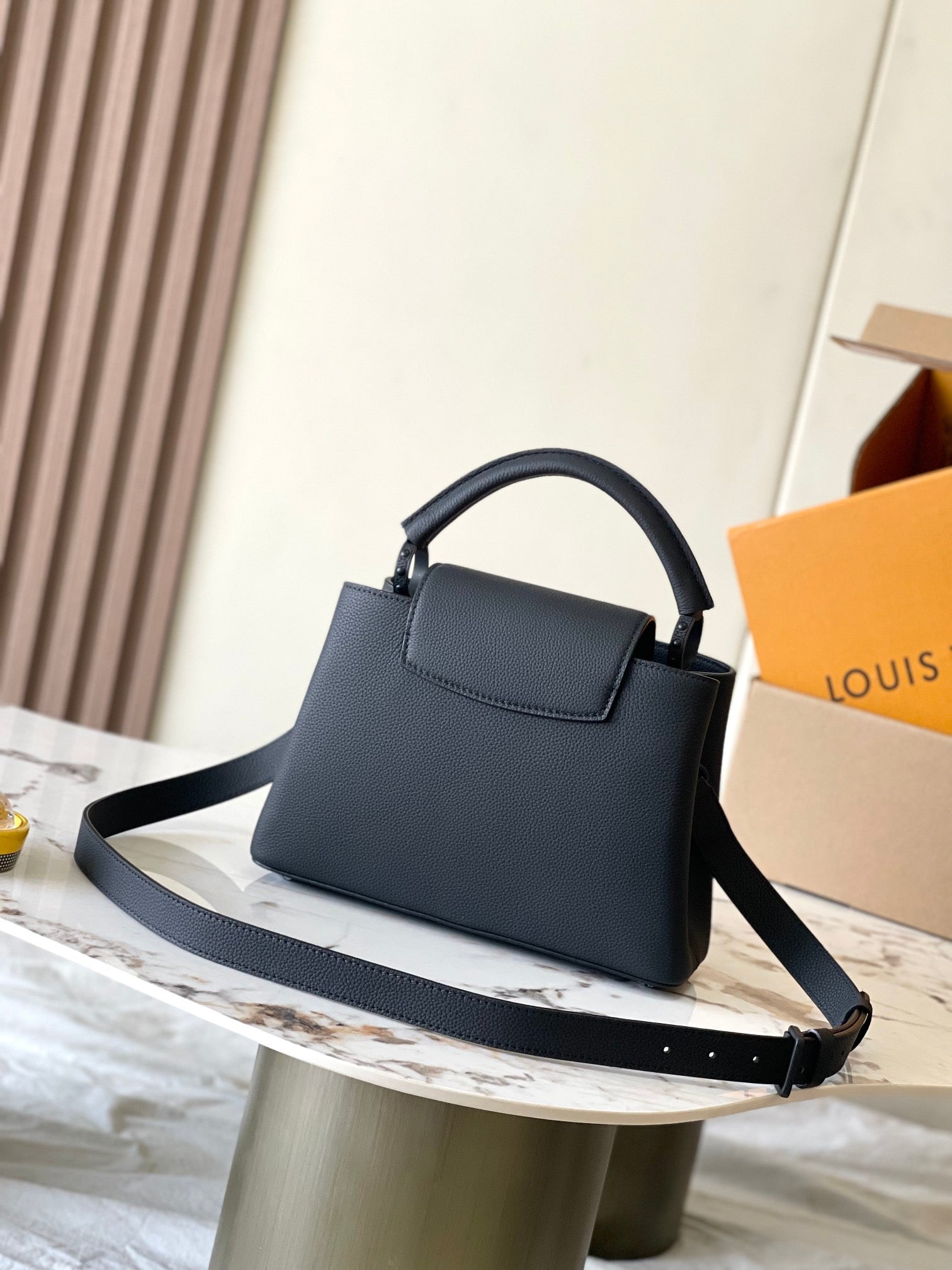 LOUIS VUITTON- LV bag