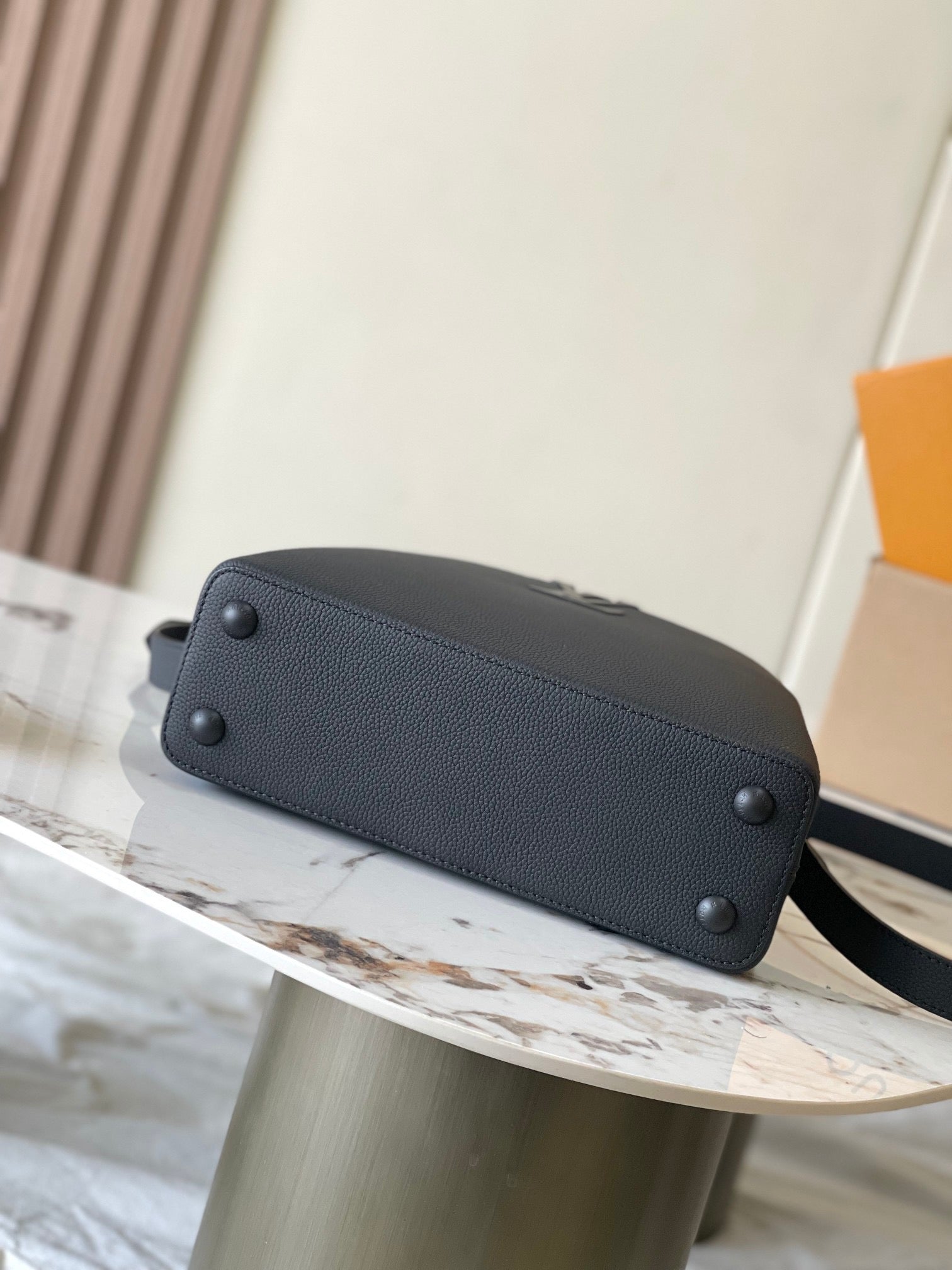 LOUIS VUITTON- LV bag