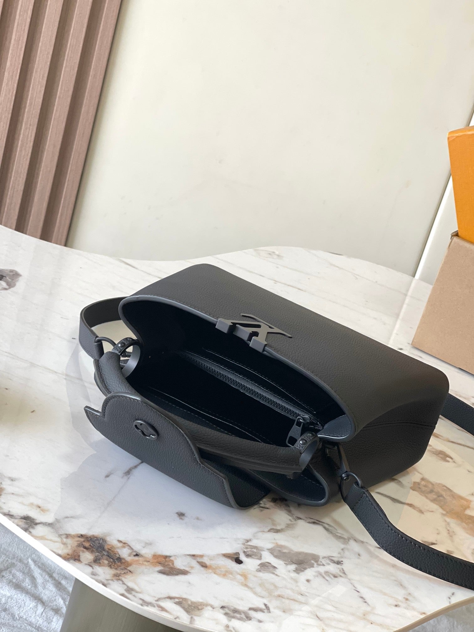 LOUIS VUITTON- LV bag