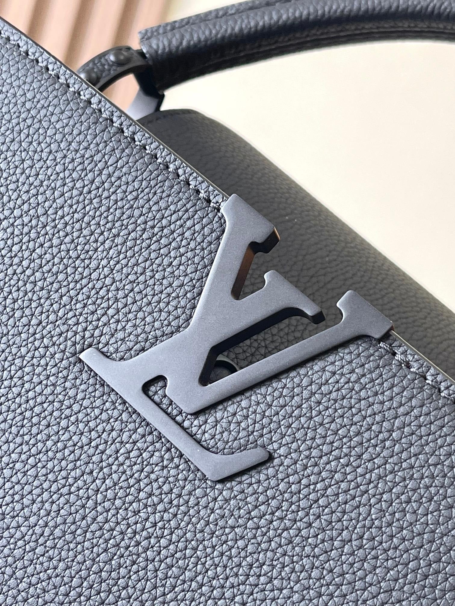 LOUIS VUITTON- LV bag