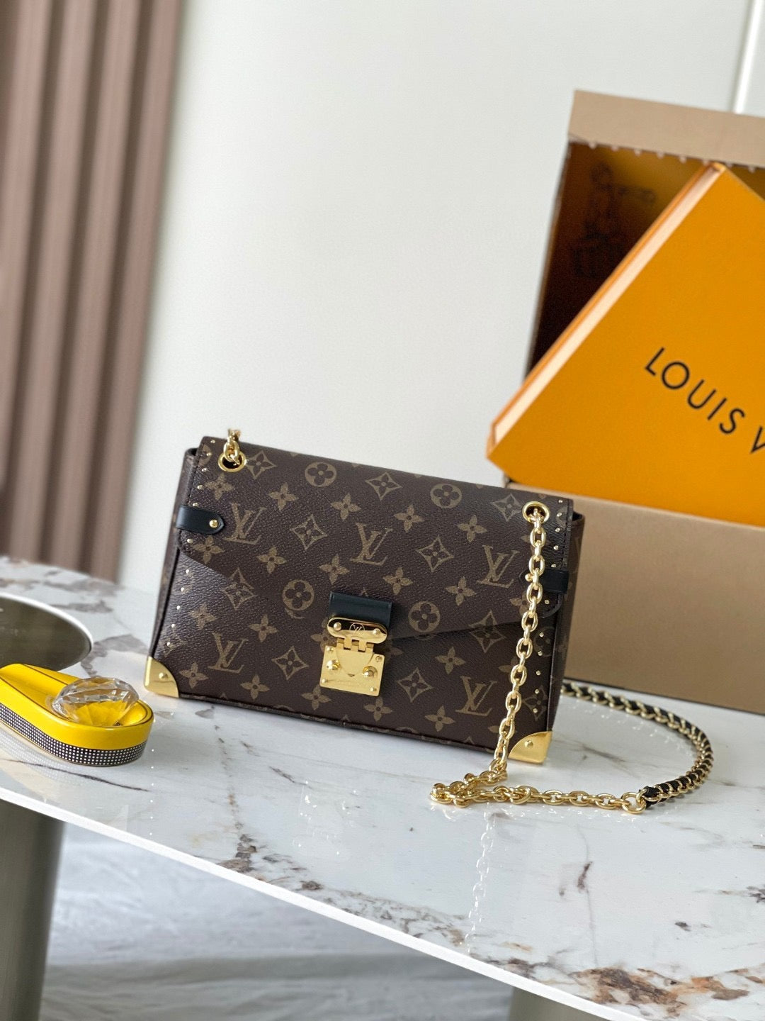 LOUIS VUITTON- LV bag