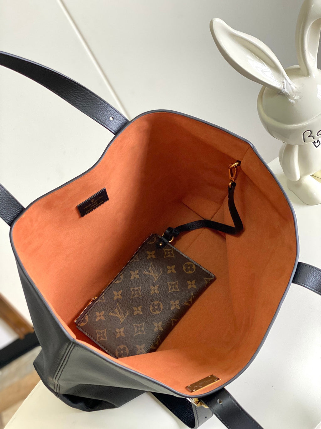 LOUIS VUITTON- LV bag