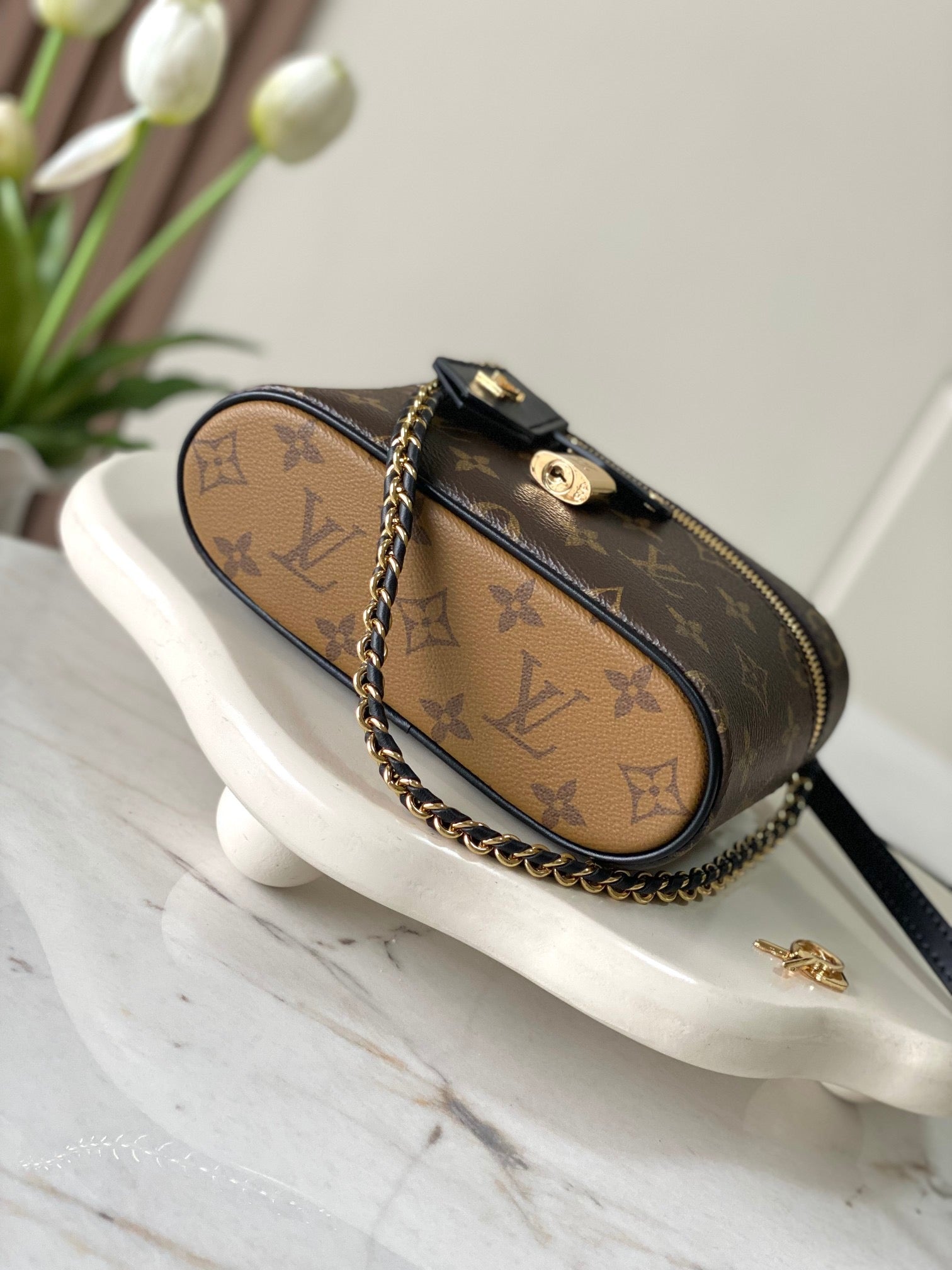 LOUIS VUITTON- LV bag