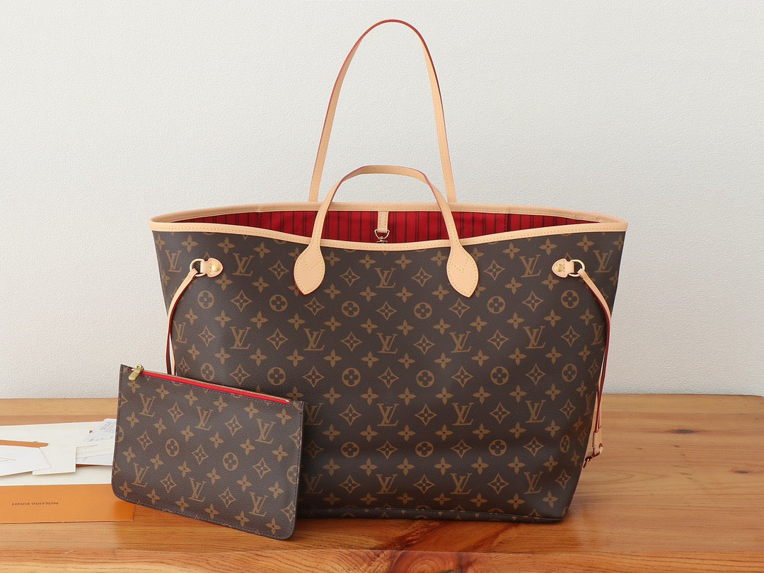 LOUIS VUITTON- LV bag