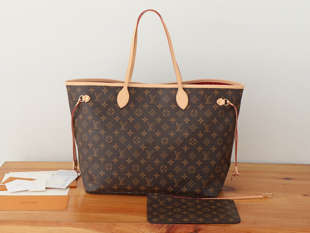 LOUIS VUITTON- LV bag