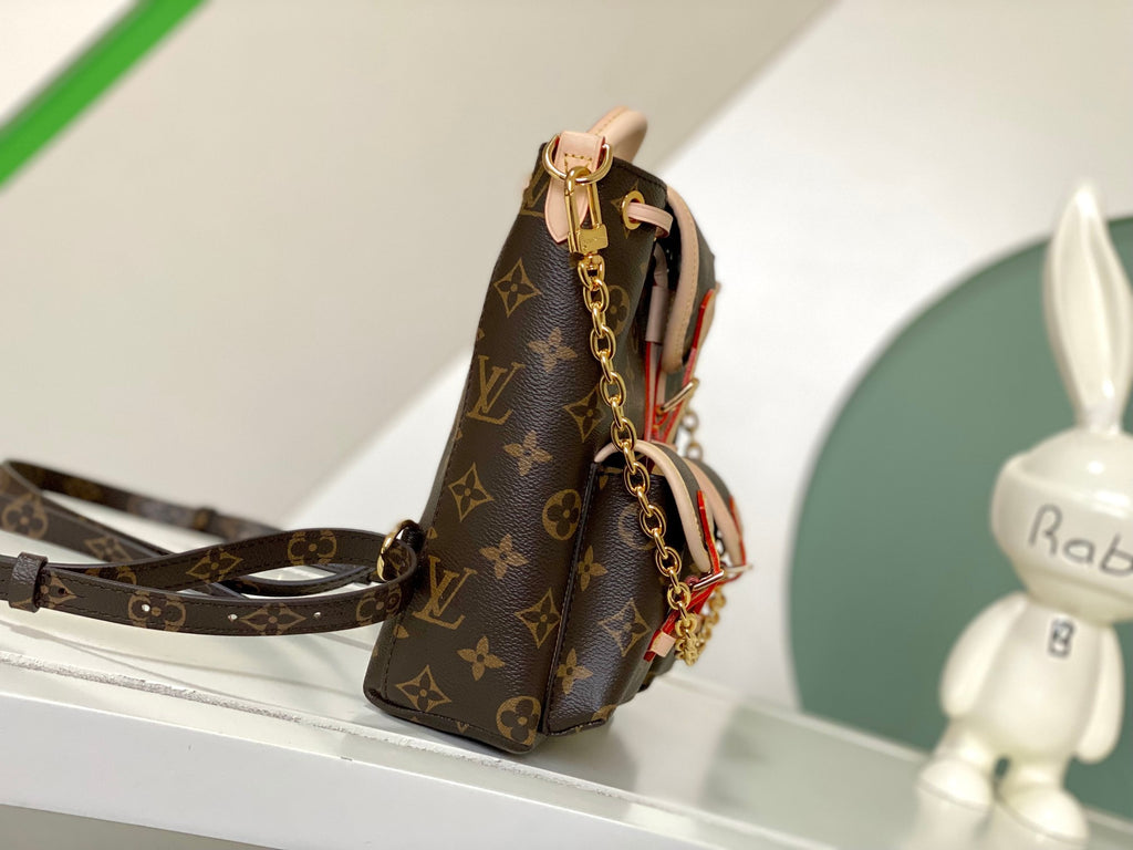 LOUIS VUITTON- LV bag