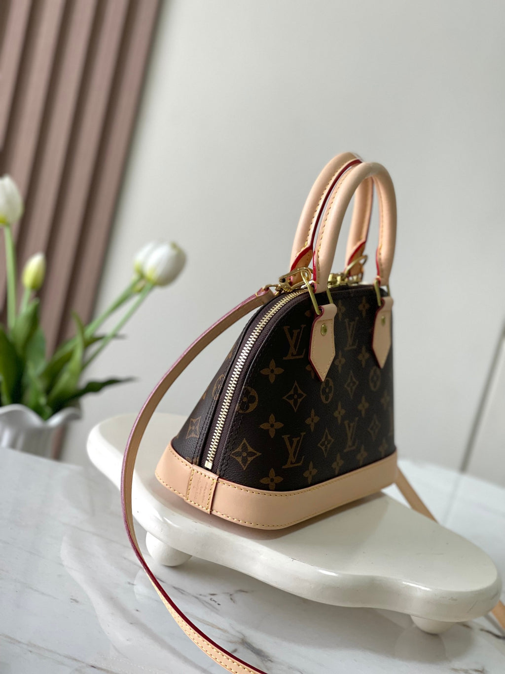 LOUIS VUITTON- LV bag