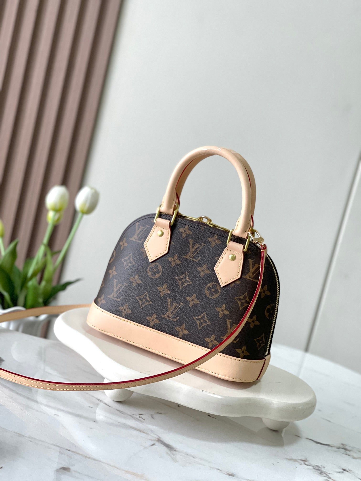 LOUIS VUITTON- LV bag