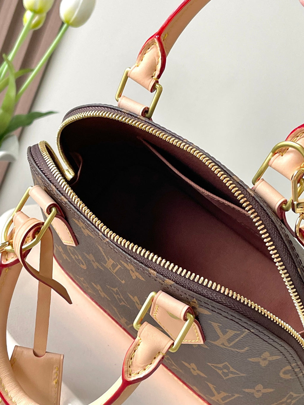 LOUIS VUITTON- LV bag