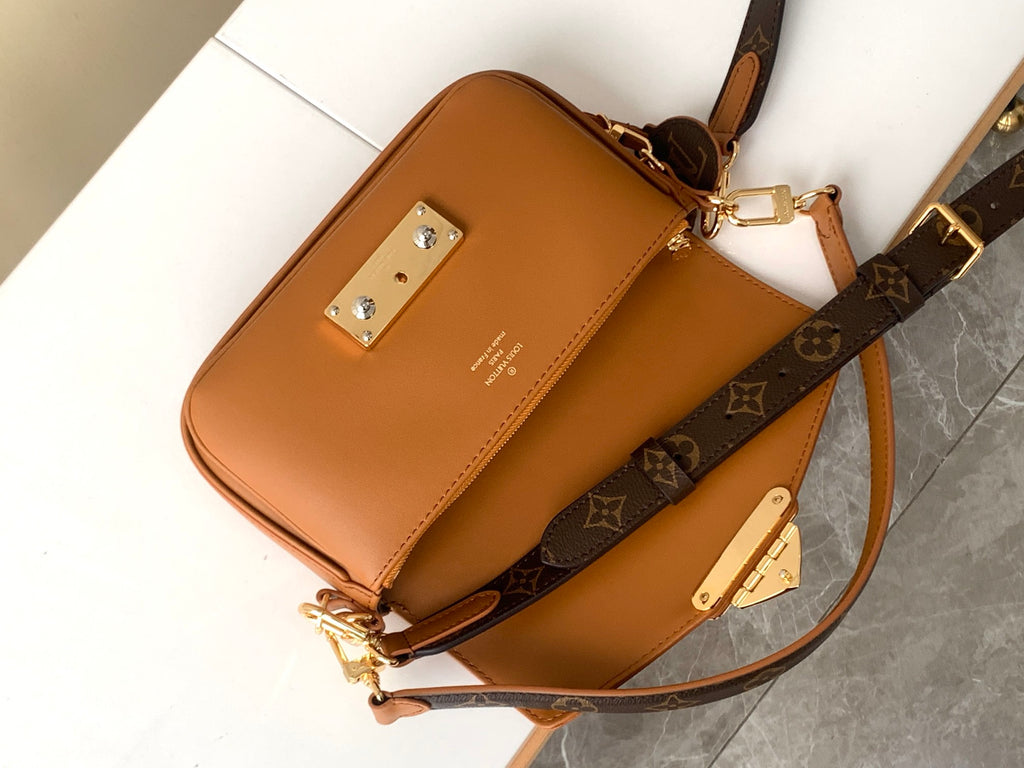 LOUIS VUITTON- LV bag