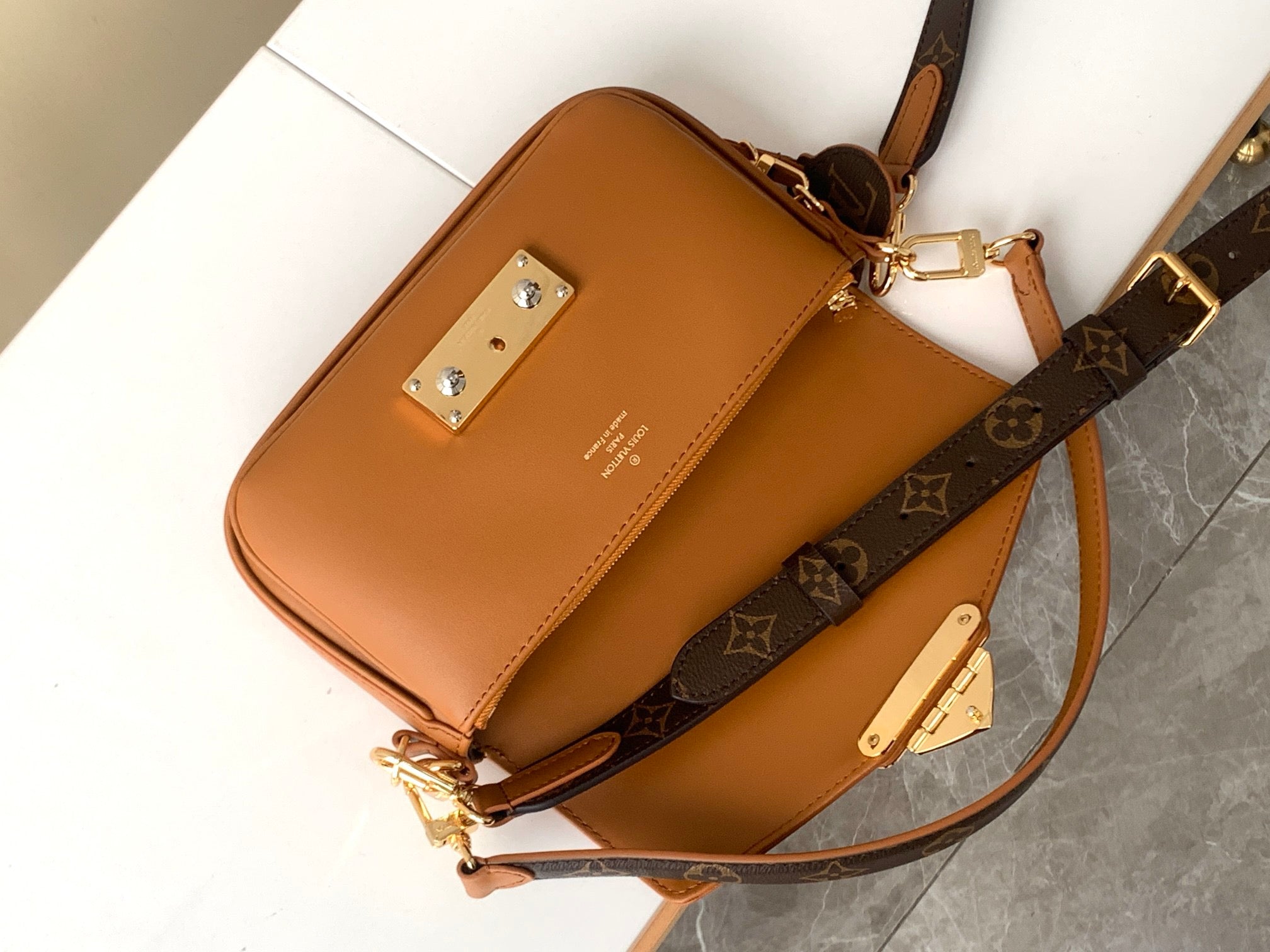 LOUIS VUITTON- LV bag