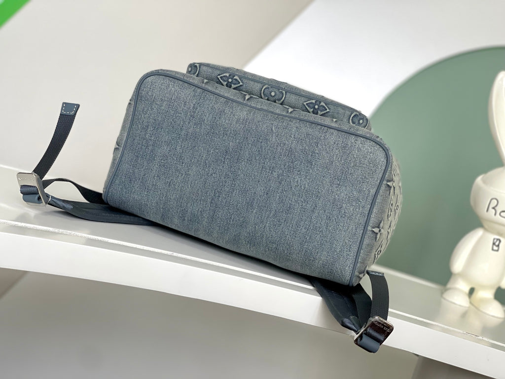 LOUIS VUITTON- LV bag