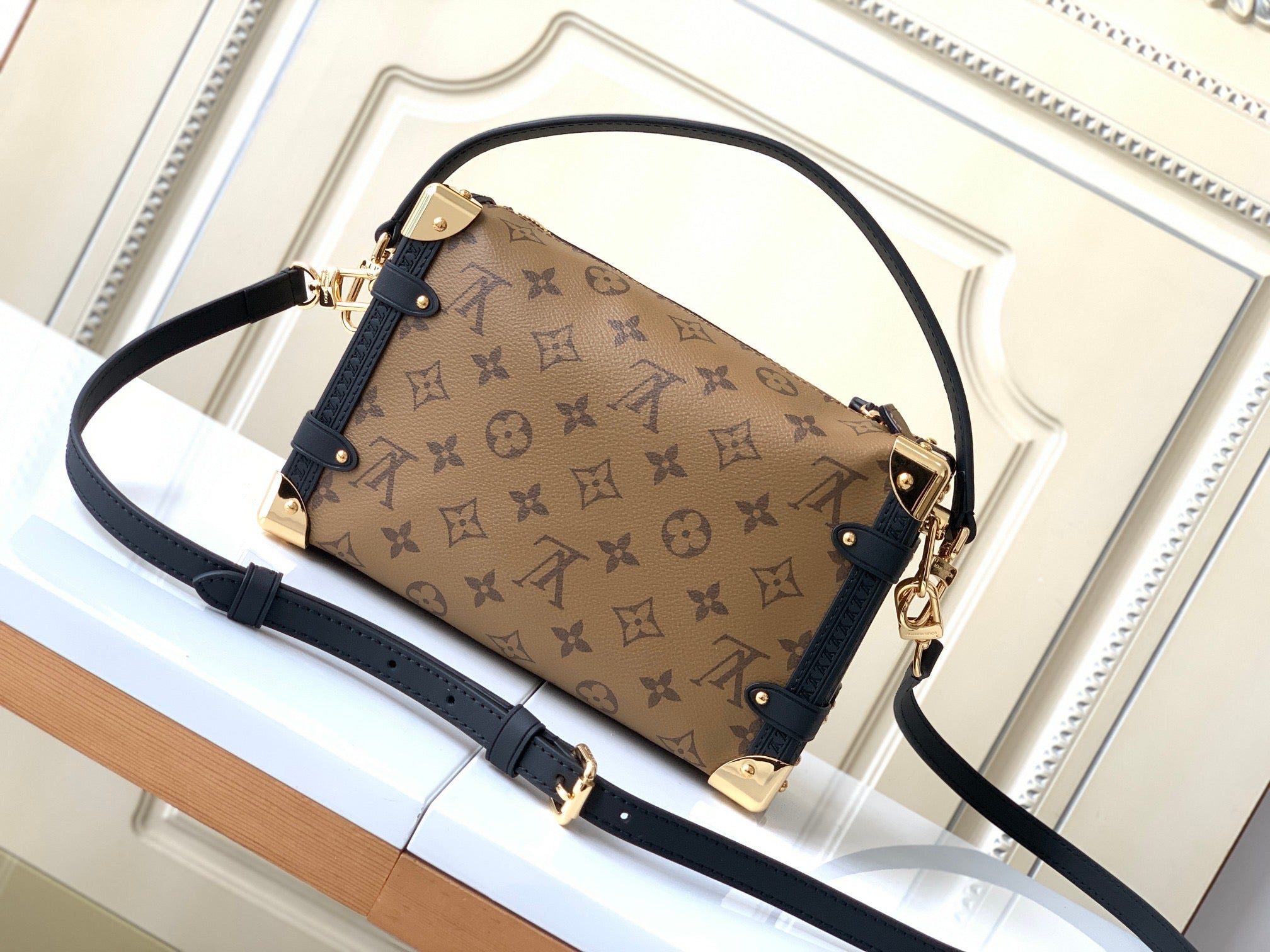 LOUIS VUITTON- LV bag