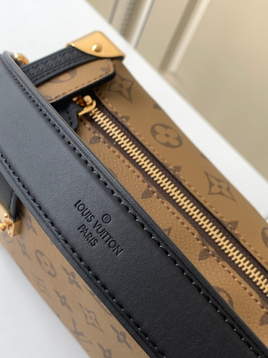 LOUIS VUITTON- LV bag