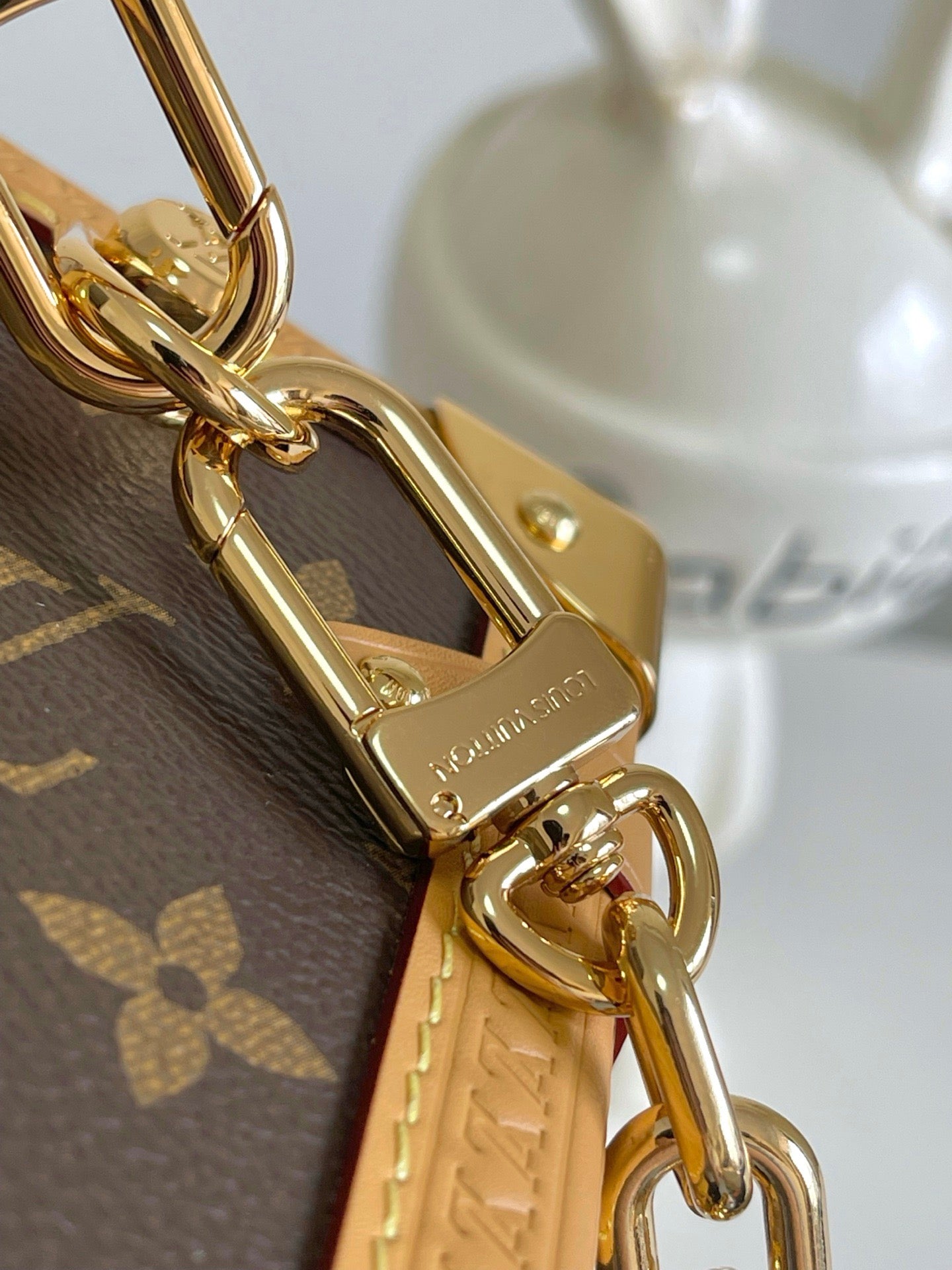 LOUIS VUITTON- LV bag