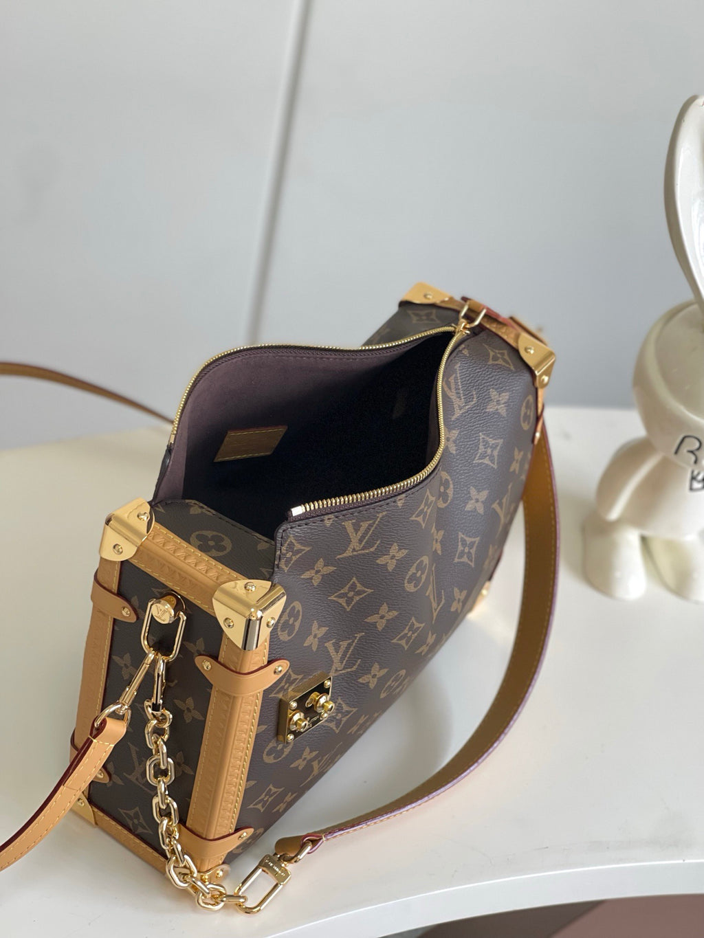 LOUIS VUITTON- LV bag