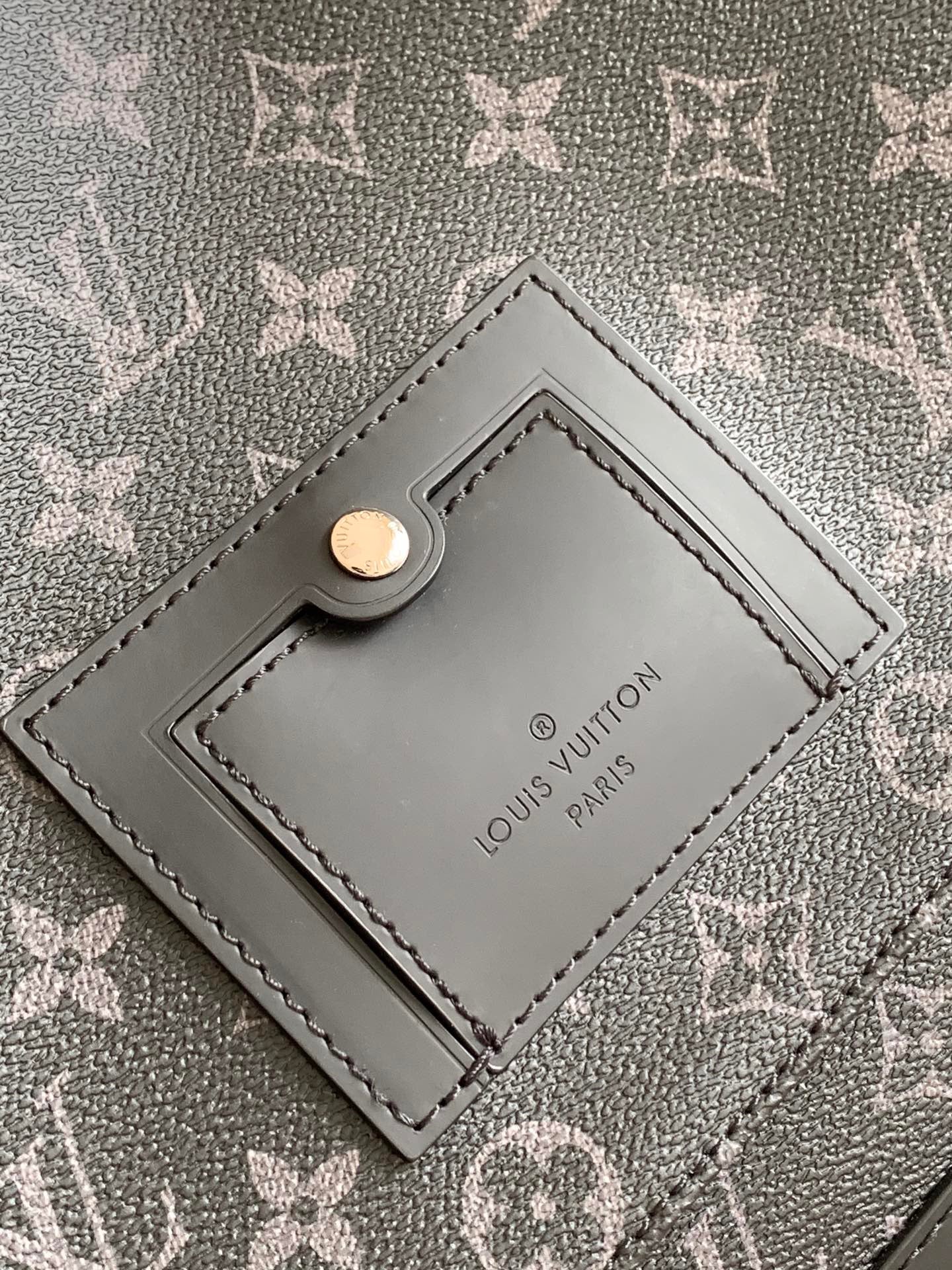 LOUIS VUITTON- LV bag