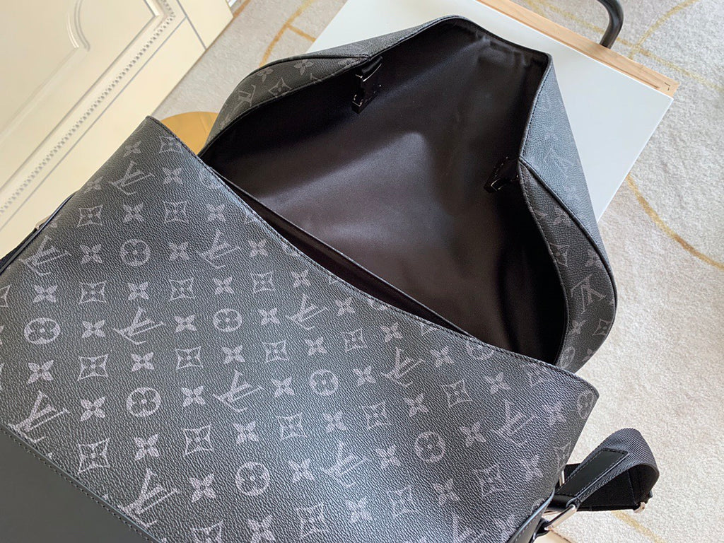 LOUIS VUITTON- LV bag