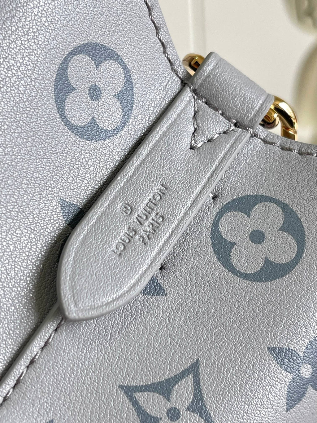 LOUIS VUITTON- LV bag