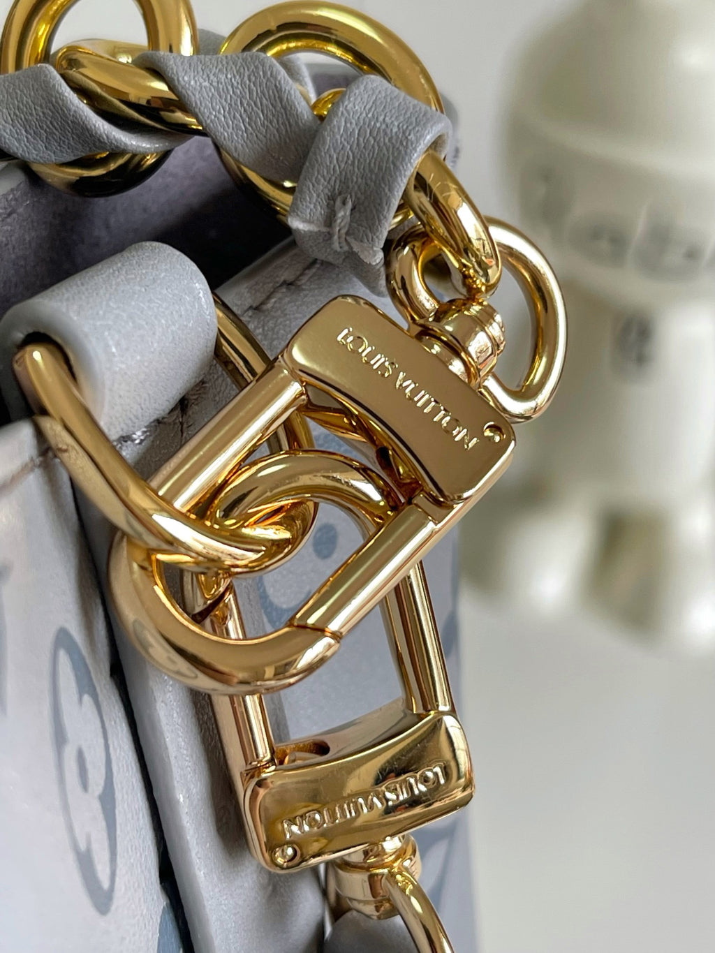 LOUIS VUITTON- LV bag