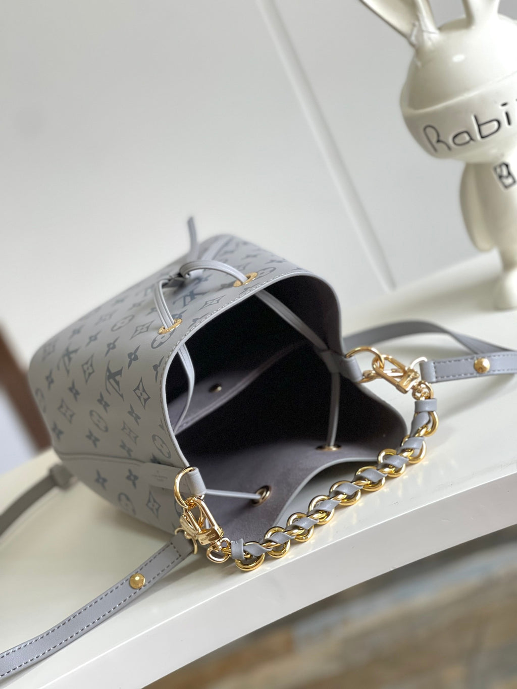 LOUIS VUITTON- LV bag