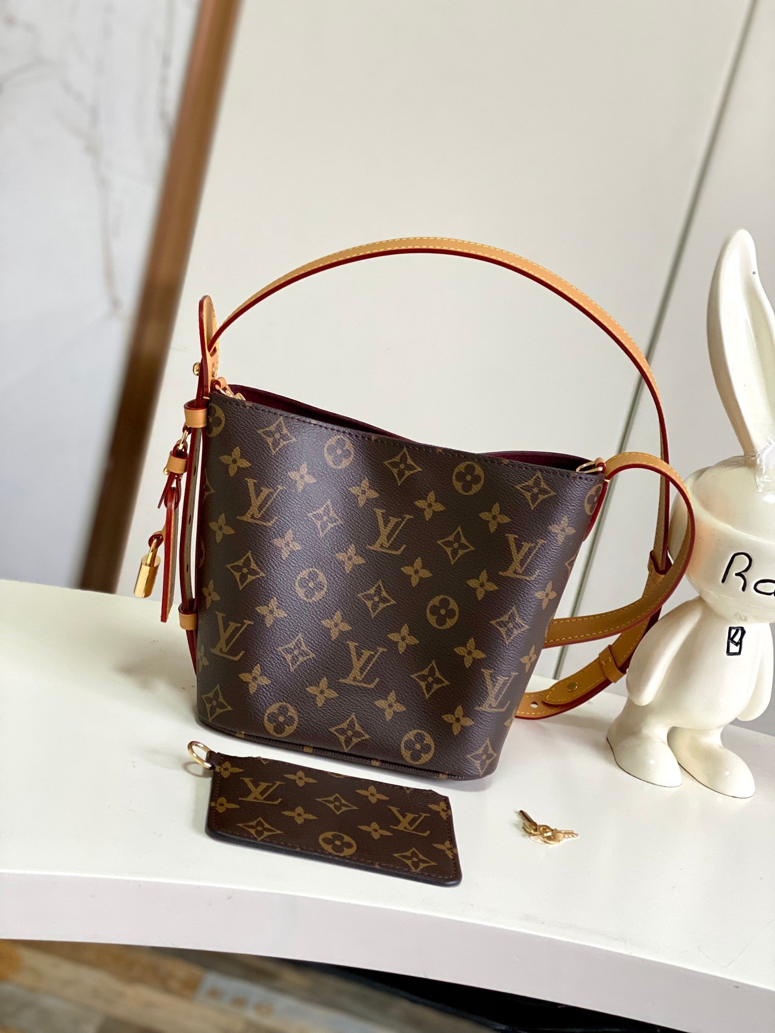 LOUIS VUITTON- LV bag