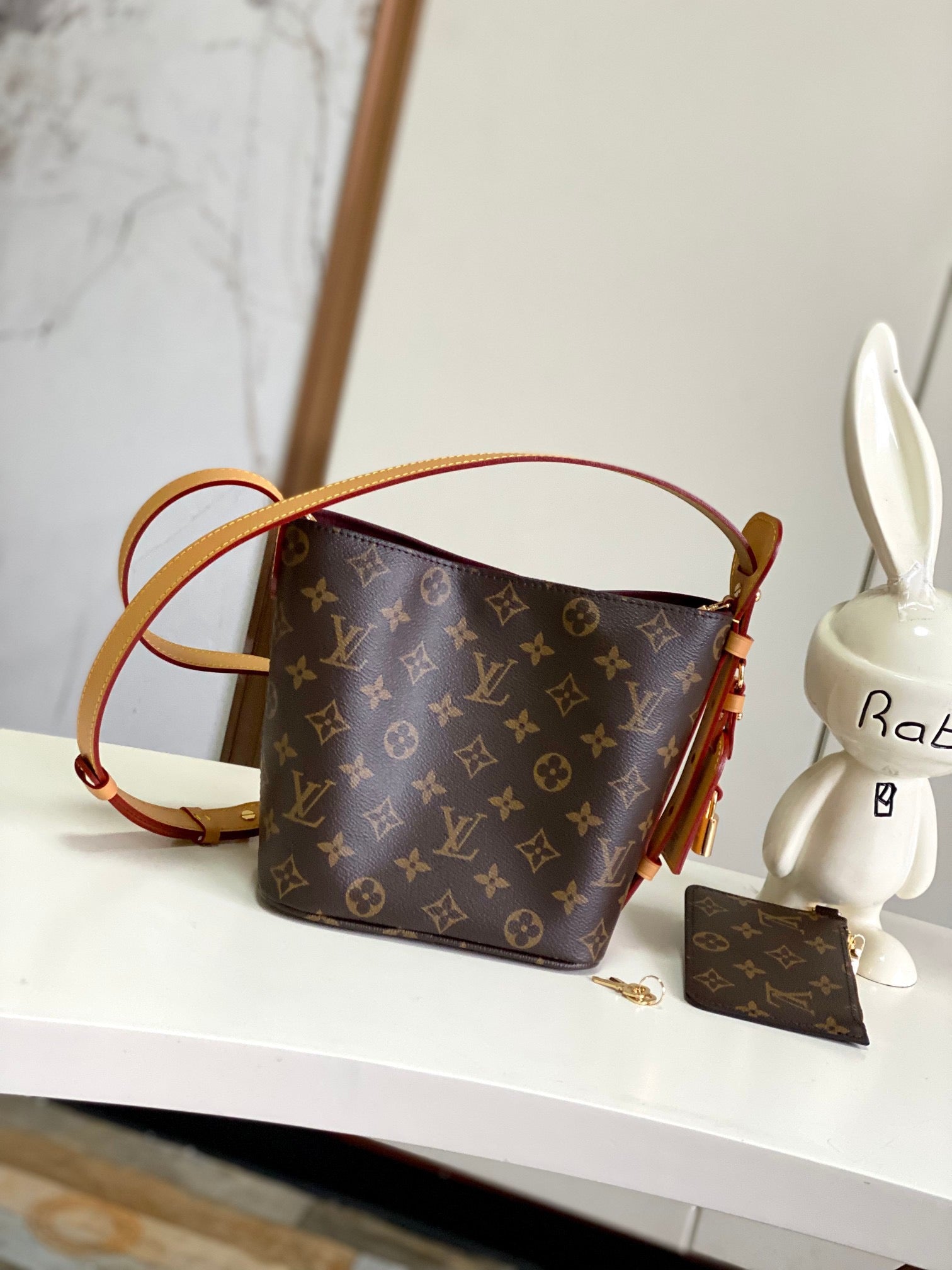 LOUIS VUITTON- LV bag