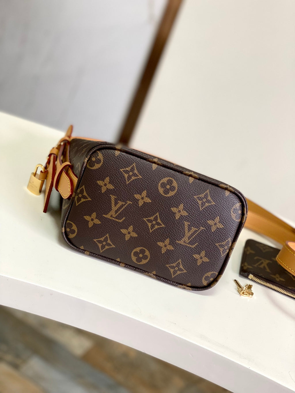 LOUIS VUITTON- LV bag