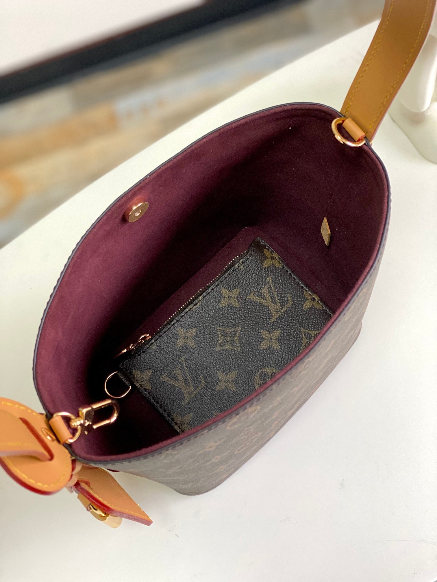 LOUIS VUITTON- LV bag