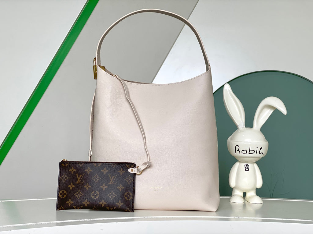 LOUIS VUITTON- LV bag