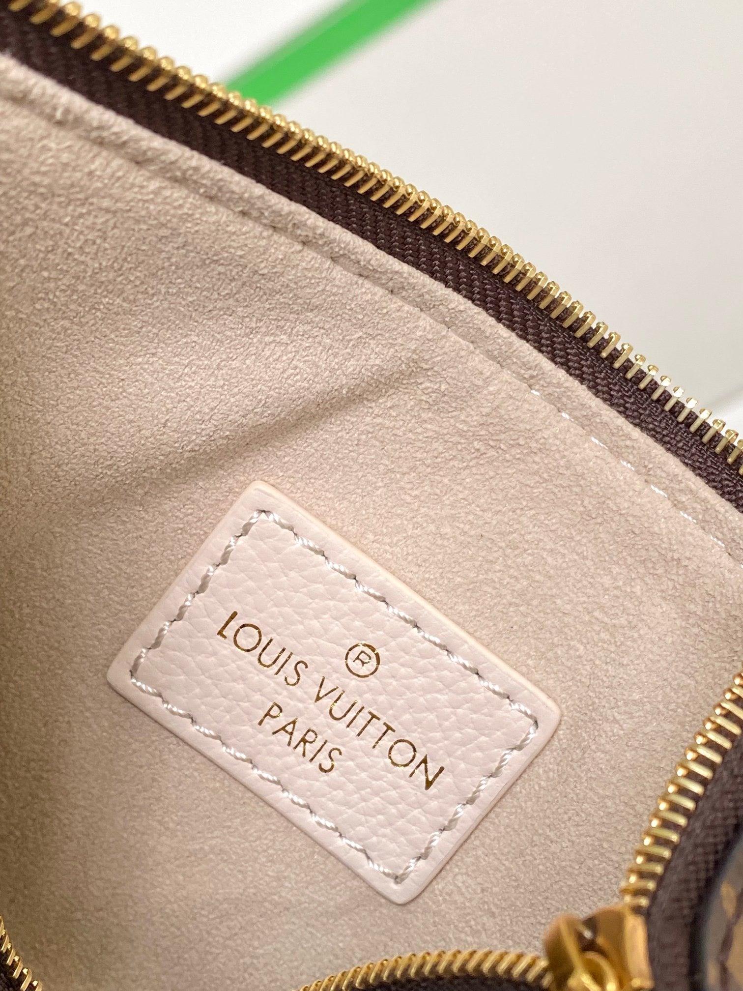 LOUIS VUITTON- LV bag