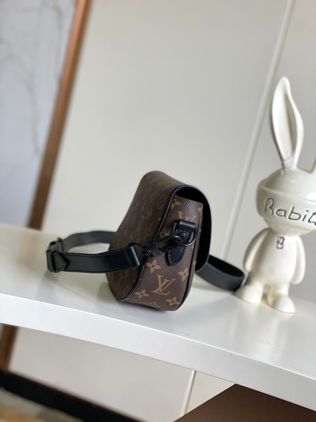 LOUIS VUITTON- LV bag