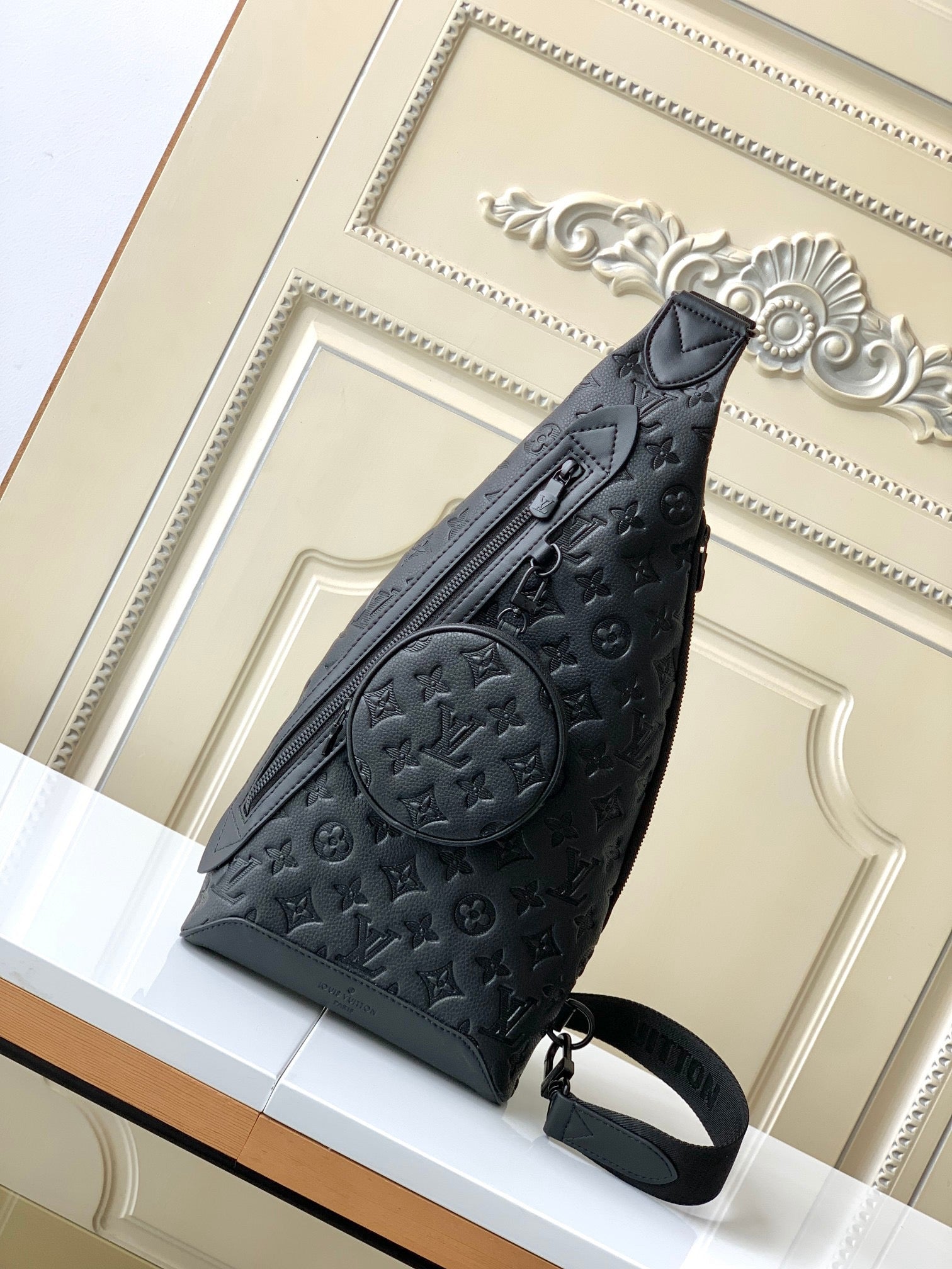 LOUIS VUITTON- LV bag