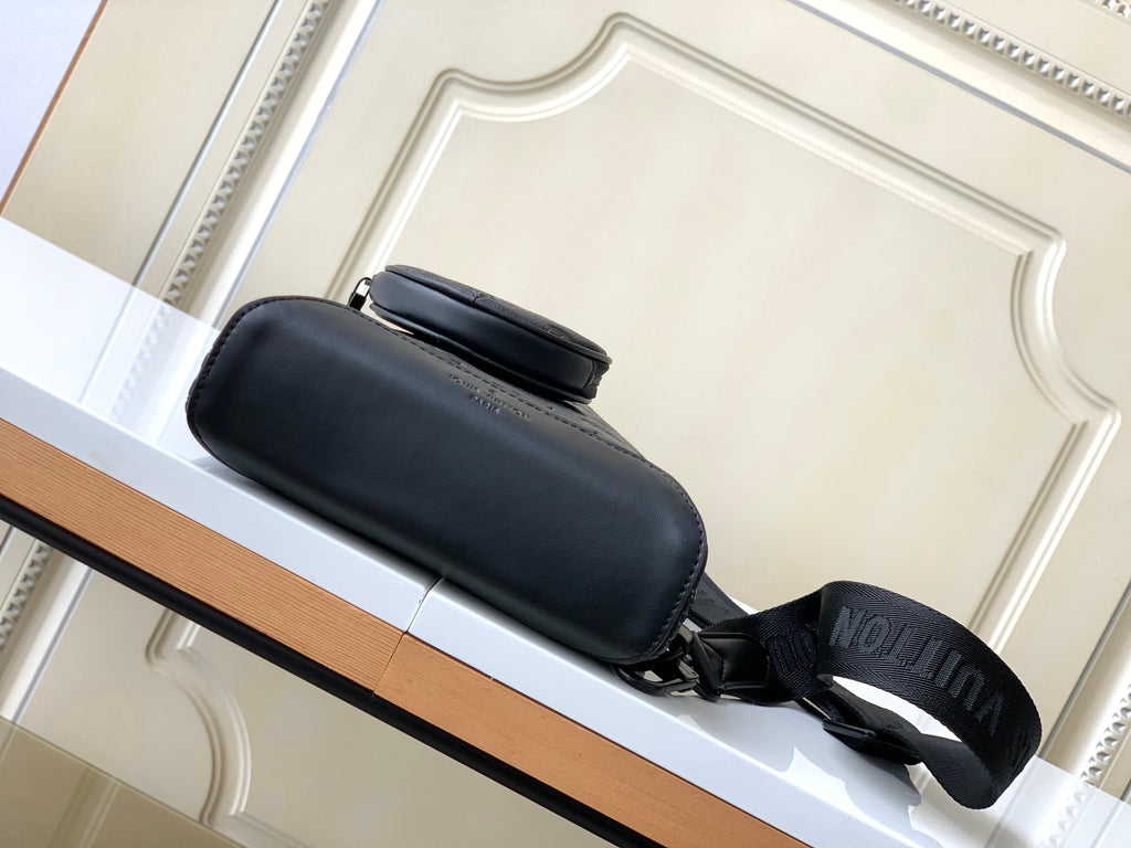 LOUIS VUITTON- LV bag