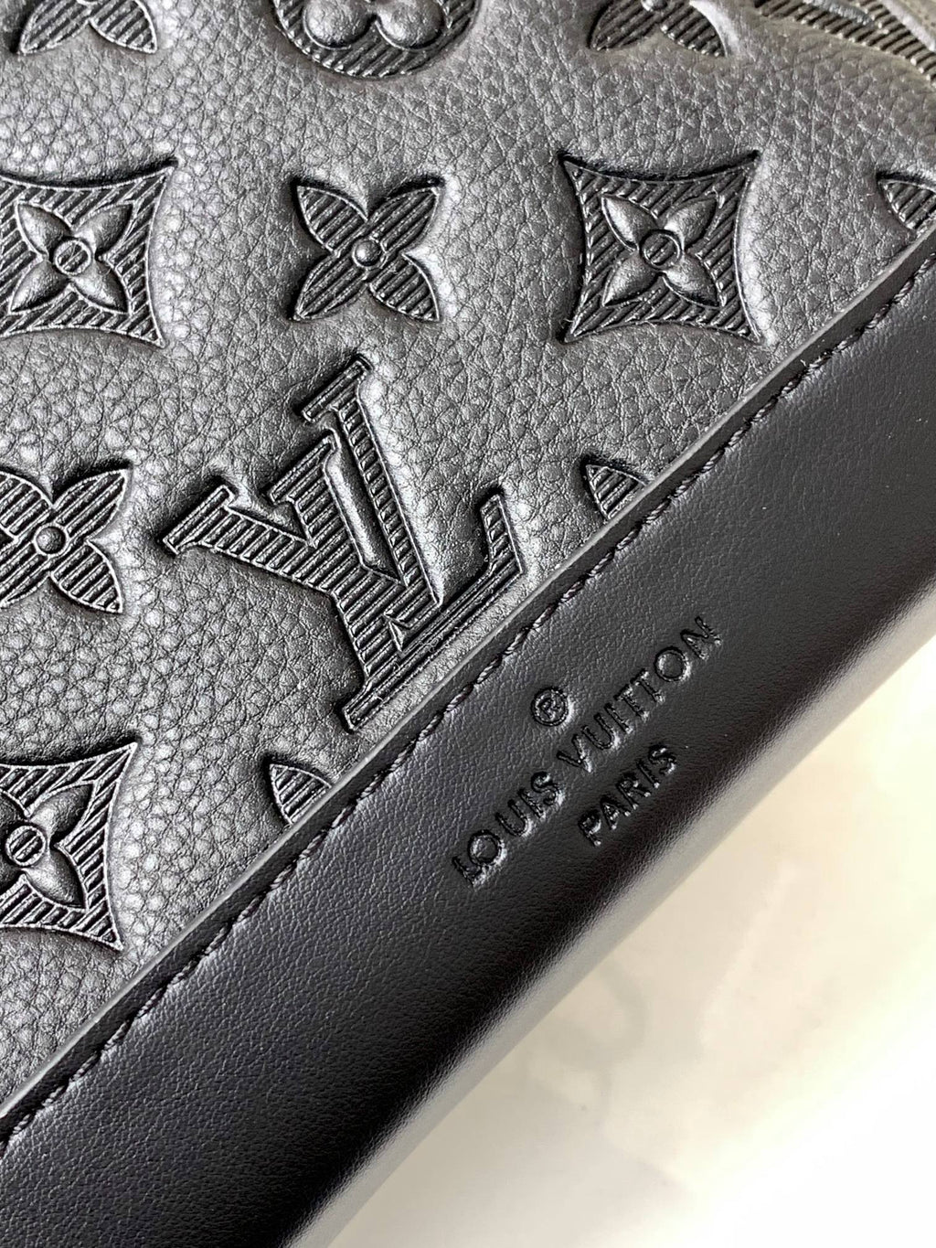 LOUIS VUITTON- LV bag