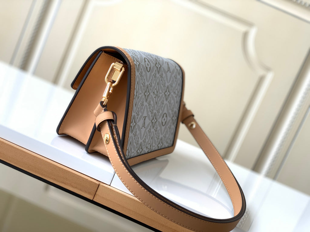 LOUIS VUITTON- LV bag