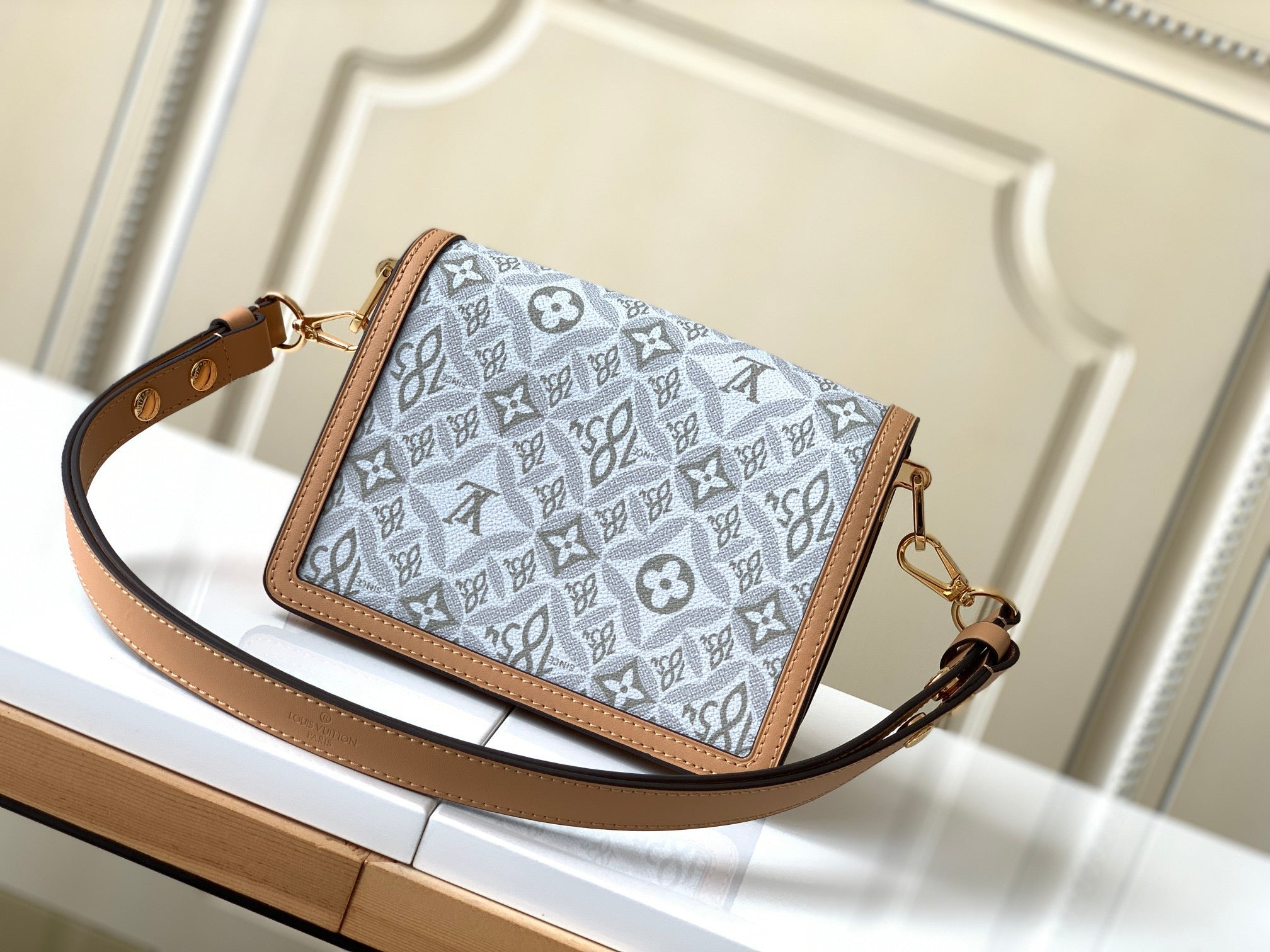 LOUIS VUITTON- LV bag