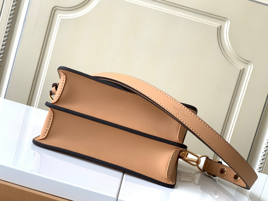 LOUIS VUITTON- LV bag