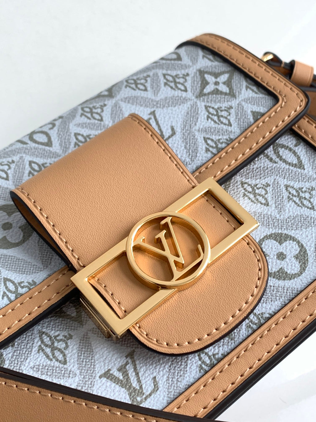 LOUIS VUITTON- LV bag