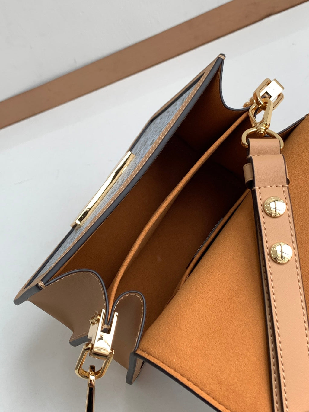 LOUIS VUITTON- LV bag